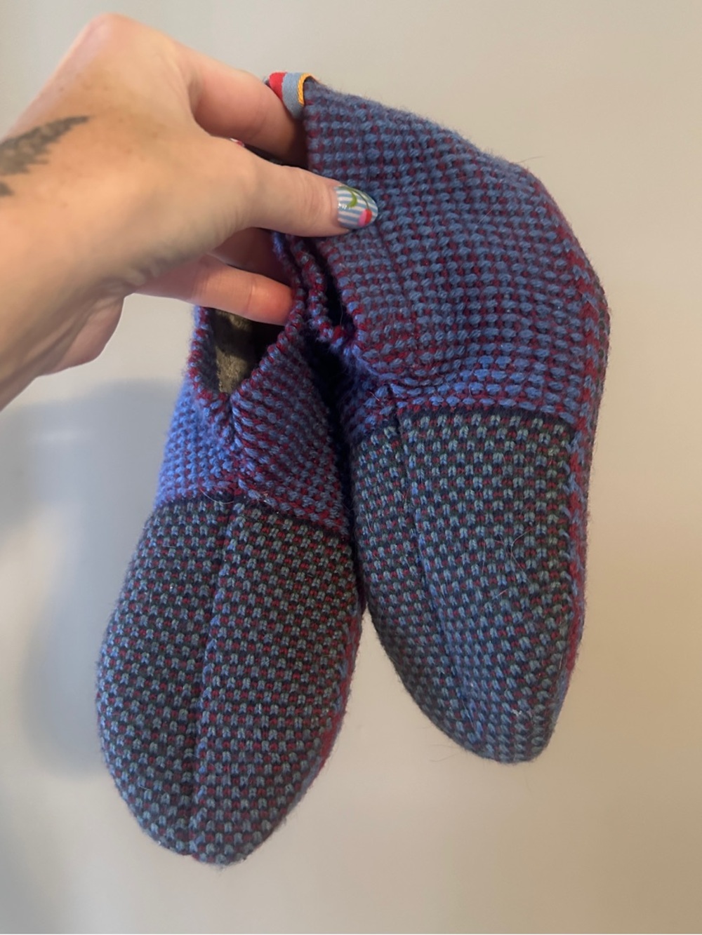 Bombas Maroon Moon Lagoon Jacqard Knit Grip Slippers